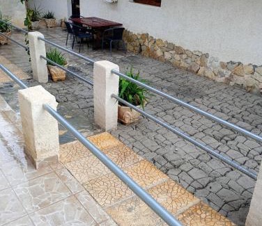 Paralia Porovitsis House | Rallis village apartments