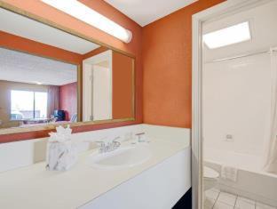 Albuquerque Hotel | Ramada by Wyndham Albuquerque Airport