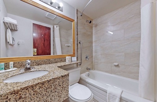 Arnprior Hotel | Ramada by Wyndham Arnprior