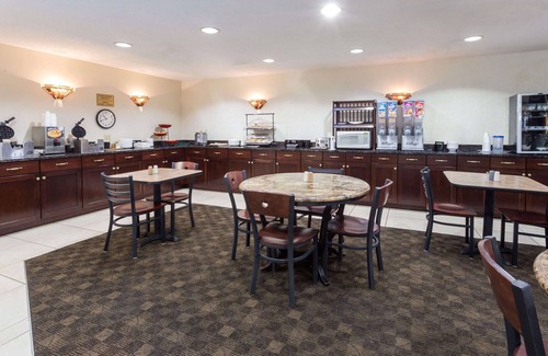 Bettendorf Hotel | Ramada by Wyndham Bettendorf