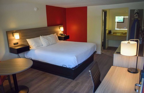 Fairview Park Hotel | Ramada by Wyndham Cleveland Airport West