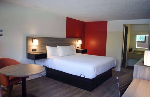 Fairview Park Hotel | Ramada by Wyndham Cleveland Airport West