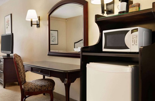 Fredericton Hotel | Ramada by Wyndham Fredericton