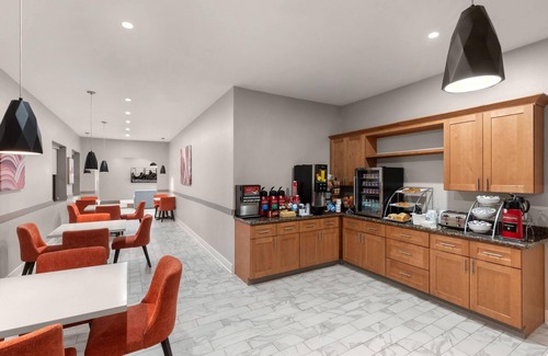 Kenner - Louis Armstrong International Airport Hotel | Ramada By Wyndham Kenner/New Orleans Airport South