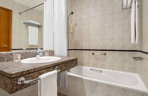 Tres Cantos Hotel | Ramada by Wyndham Madrid Tres Cantos