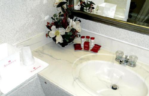 Murfreesboro Hotel | Ramada by Wyndham Murfreesboro