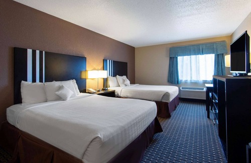 Glendale Heights Hotel | Ramada by Wyndham Glendale Heights/Lombard