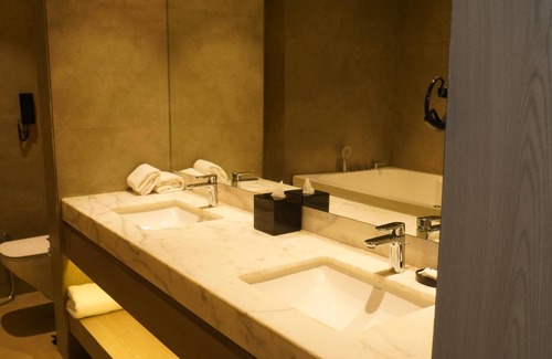 Zirakpur Hotel | Ramada Encore By Wyndham Chandigarh Zirakpur