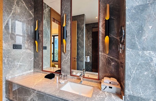 Shizhong District Hotel | Ramada Leshan