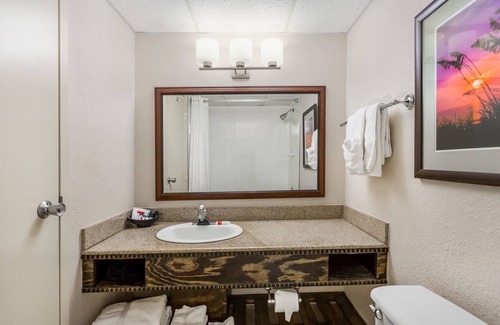Kill Devil Hills Hotel | Ramada Plaza by Wyndham Nags Head Oceanfront