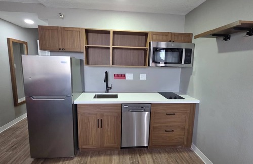 Northeast Heights Hotel | Ramada Plaza by Wyndham Albuquerque Midtown