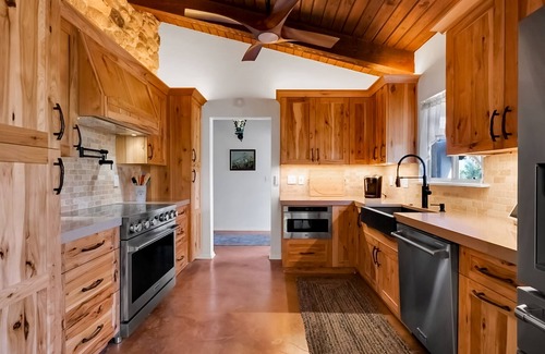 Tucson House | Ranch Style Living in Catalina Foothills with private hot tub