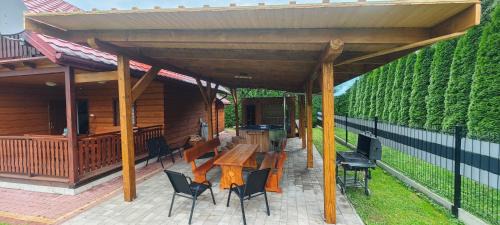 Sanok House | Ranczo Bieszczady 2 - Domek z Sauną i Jacuzzi