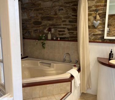 Talunga Bed & Breakfast | Randell's Mill - Adelaide Hills - Romantic Loft Stays