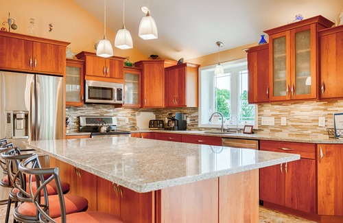 Himrod Cottage | Rapalee Retreat - Wine and Lake Lovers Take Notice!
