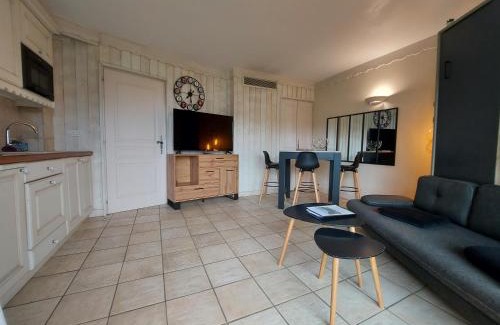 Duingt Apartment | Rare : au bord du lac d’Annecy, cosy appartement en rez de jardin avec terrasse privative