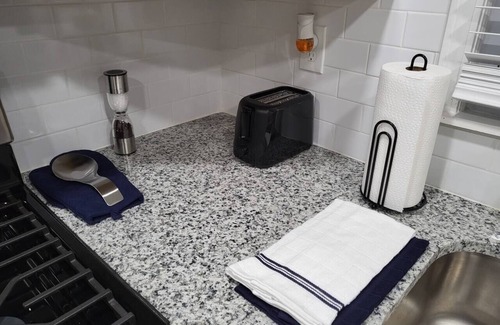 Atlanta House | RARE FIND! Heated Pool & Spa Near ATL City Center