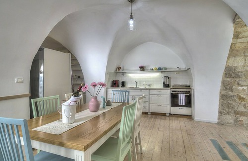 Safed Old City Apartment | Rashbi 54