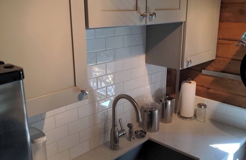 North Bend House | Rattlesnake Lake Area Cedar Cabin. Direct Access to Trails. Pet Friendly.