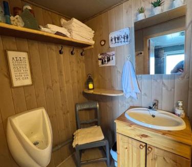 Mo-I-Rana Villa | Rauvassgården, romslig, 5 sov, kjøkken, WiFi