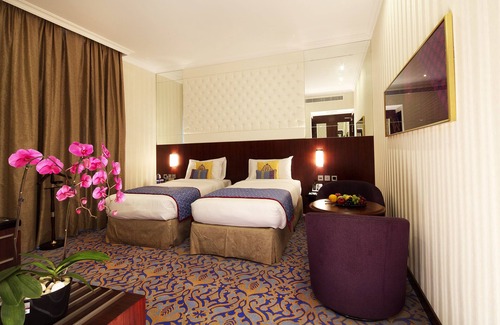 Al Mankhool Hotel | Raviz Center Point Hotel