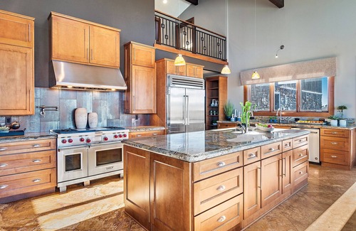 Sturgis Villa | Raz Hideaway 7 Bedroom Mountain Ranch - Sleeps 24