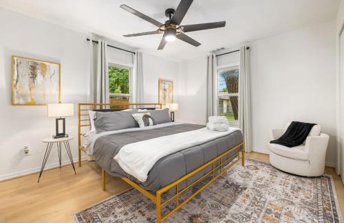 Fayetteville House | RazorDog-2 mi to U of A & DT-Dog Friendly