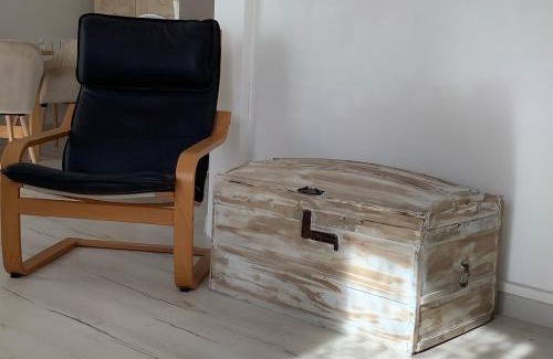 Fuveau Apartment | Rdc de ma maison dans un joli village Provençal, 15 mins d'Aix en Pce, open space joliment rénové