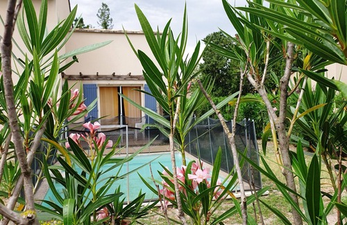 Saint-Saturnin-les-Avignon Villa | RDL4P8V05 - Villa 8 personnes