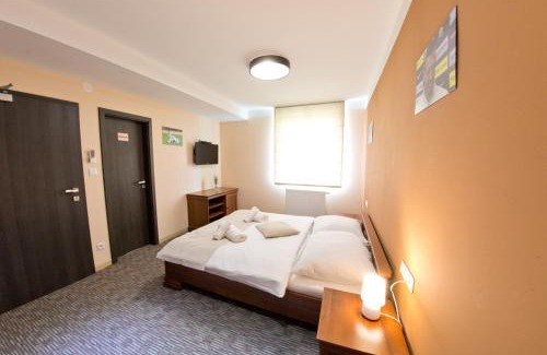 Oravske Vesele House | Reštaurácia GÓL