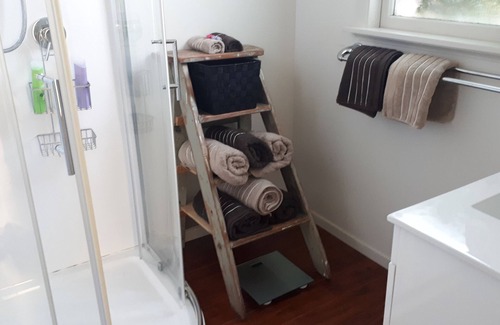 Te Rangiita House | 'Re-Cooper-ation" Your place to chill out, Swim, Fish, Explore and Recharge