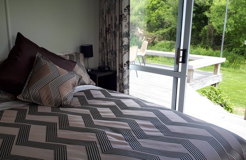 Te Rangiita House | 'Re-Cooper-ation" Your place to chill out, Swim, Fish, Explore and Recharge