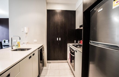 Kensington Apartment | ReadySet Apartments on Altona