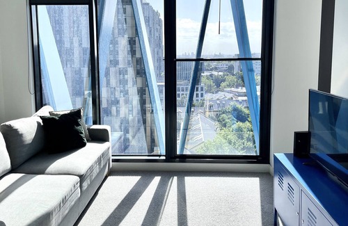 Carlton South Apartment | Readyset Apartments on Bouverie