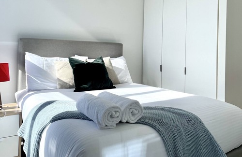 Carlton South Apartment | Readyset Apartments on Bouverie
