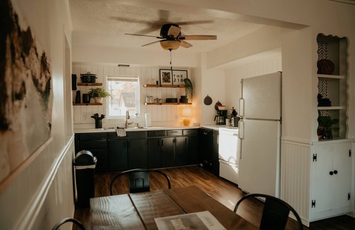 Grand Rapids House | Recently updated modern design 2 bedroom!