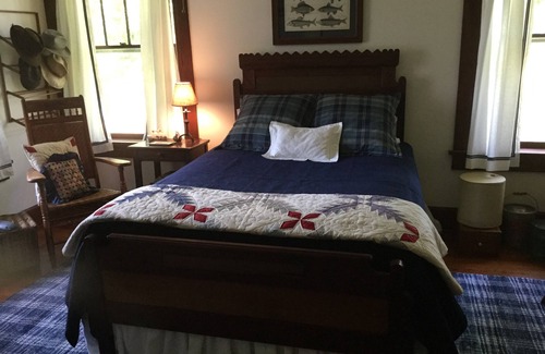 Higginsville Other | Red Brick Farmhouse B&B - Edwin's Room