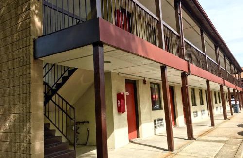 Norwalk Hotel | Red Carpet Inn Norwalk