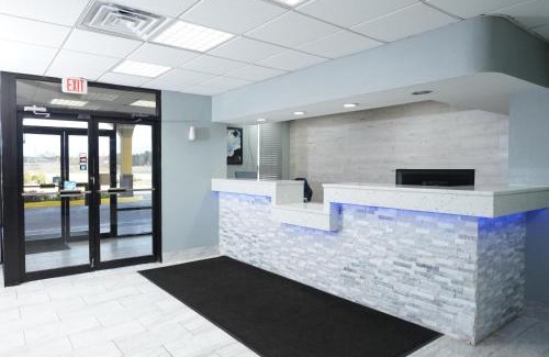 Newnan Hotel | Red Carpet Inn & Suites