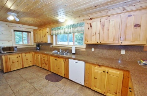 Lazy Acres House | Red Cedar Cabin
