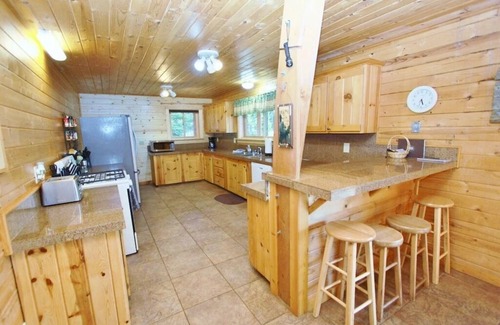 Lazy Acres House | Red Cedar Cabin