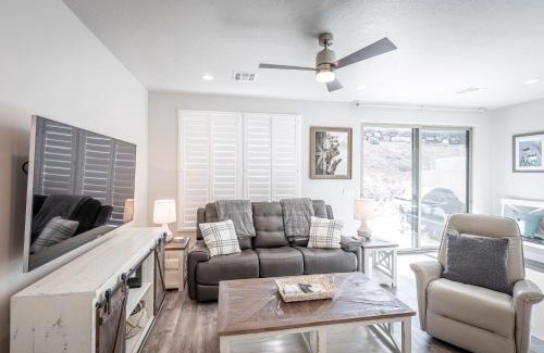 St. George Villa | Red Cliff Farmhouse