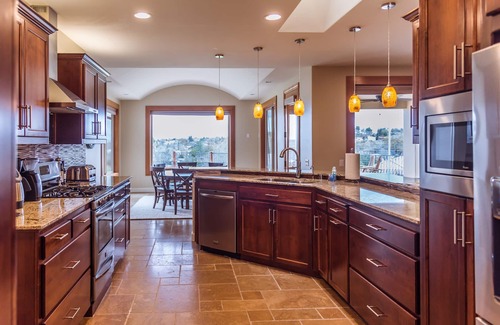 Paso Robles House | Red Cloud Rendezvous - Brings You and Your Friends Together in Paso Robles!