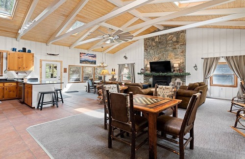 Maggie Valley Cabin | Red Deer Lodge - 3 BR, Creekside, Minutes from Ski Area