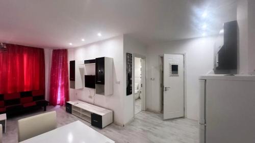 Balchik Apartment | Red Fashion Apartments with Free Parking&Pool