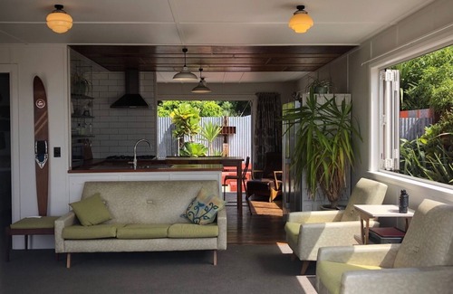 Hapuku House | Red House, Mangamaunu