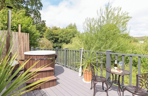 Oswestry Cottage | Red Kite at Wild Valley Huts