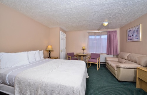 Tropic Hotel | Red Ledges Inn