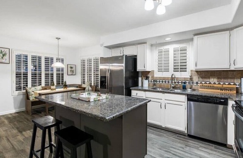 Red Mountain Ranch House | Red Mountain Ranch home, BBQ, Pool Heater