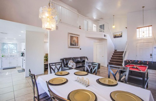 Summerlin House | Red Rock Poolside Retreat